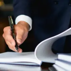 Adwokat czy radca prawny – który wybór uchroni Cię przed błędami?