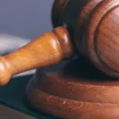 Ile trwa rozprawa w sądzie dla nieletnich? Sprawdź kluczowe czynniki