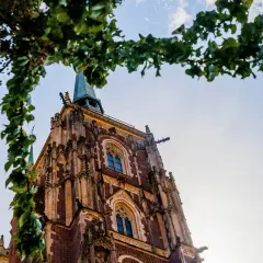 Czy parafia ma osobowość prawną? Odkryj jej prawa i obowiązki