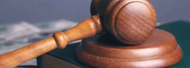 Ile trwa rozprawa w sądzie dla nieletnich? Sprawdź kluczowe czynniki