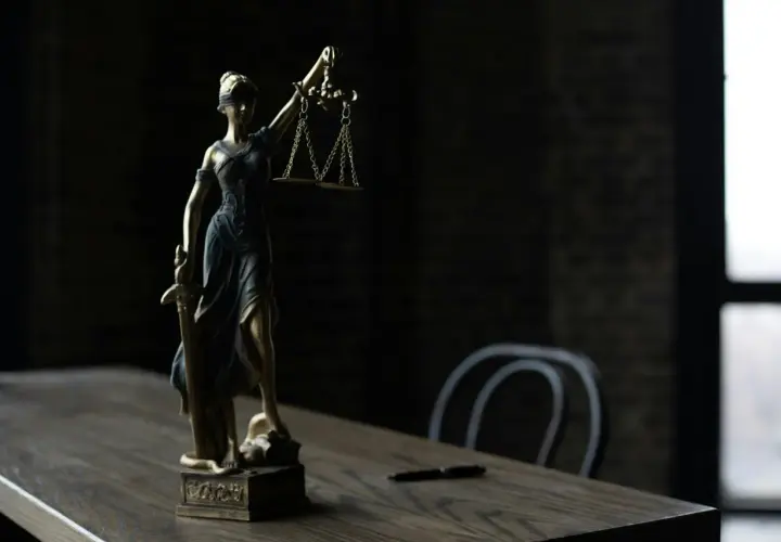 Kradzież tożsamości i wyłudzenia danych – jak się chronić i co grozi za takie przestępstwa?