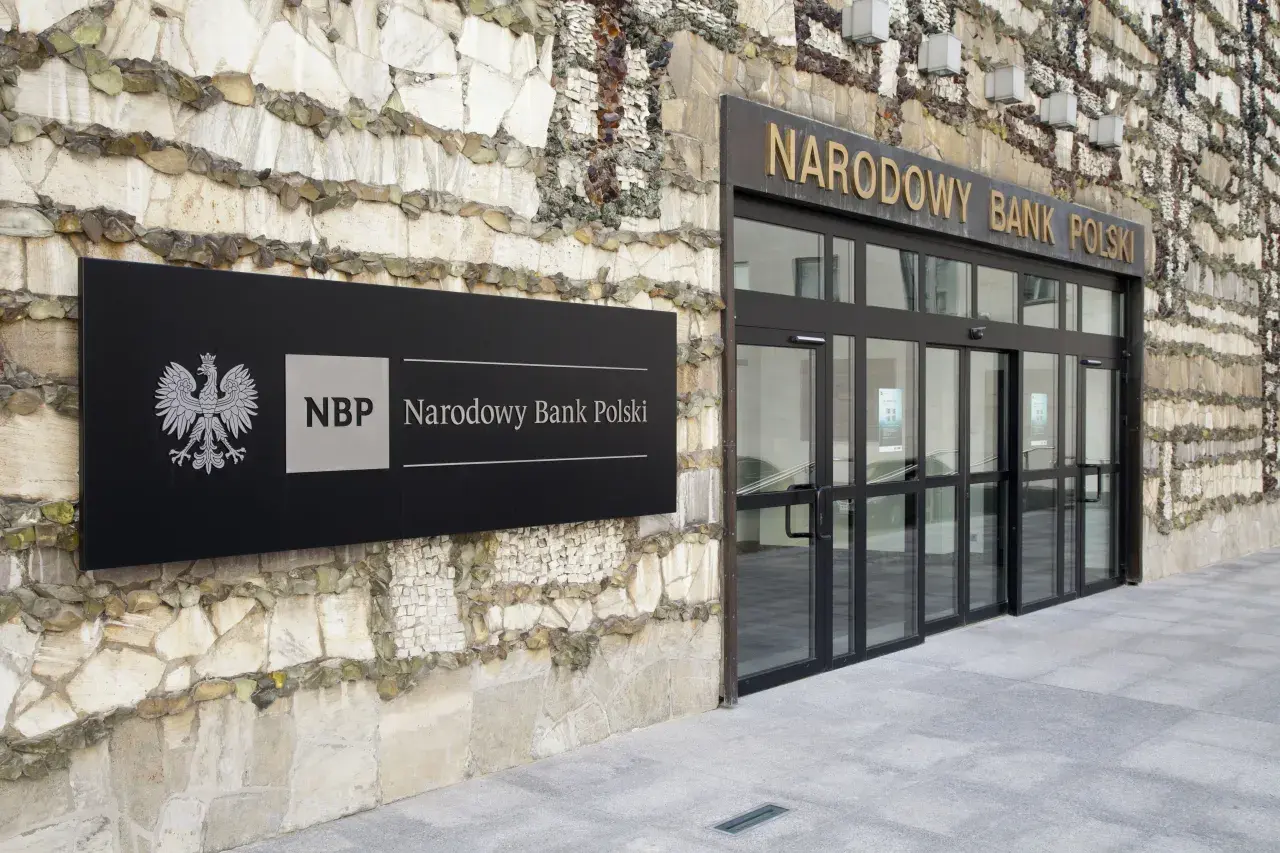 Gdzie jest NBP? Znajdź adres Narodowego Banku Polskiego w Warszawie